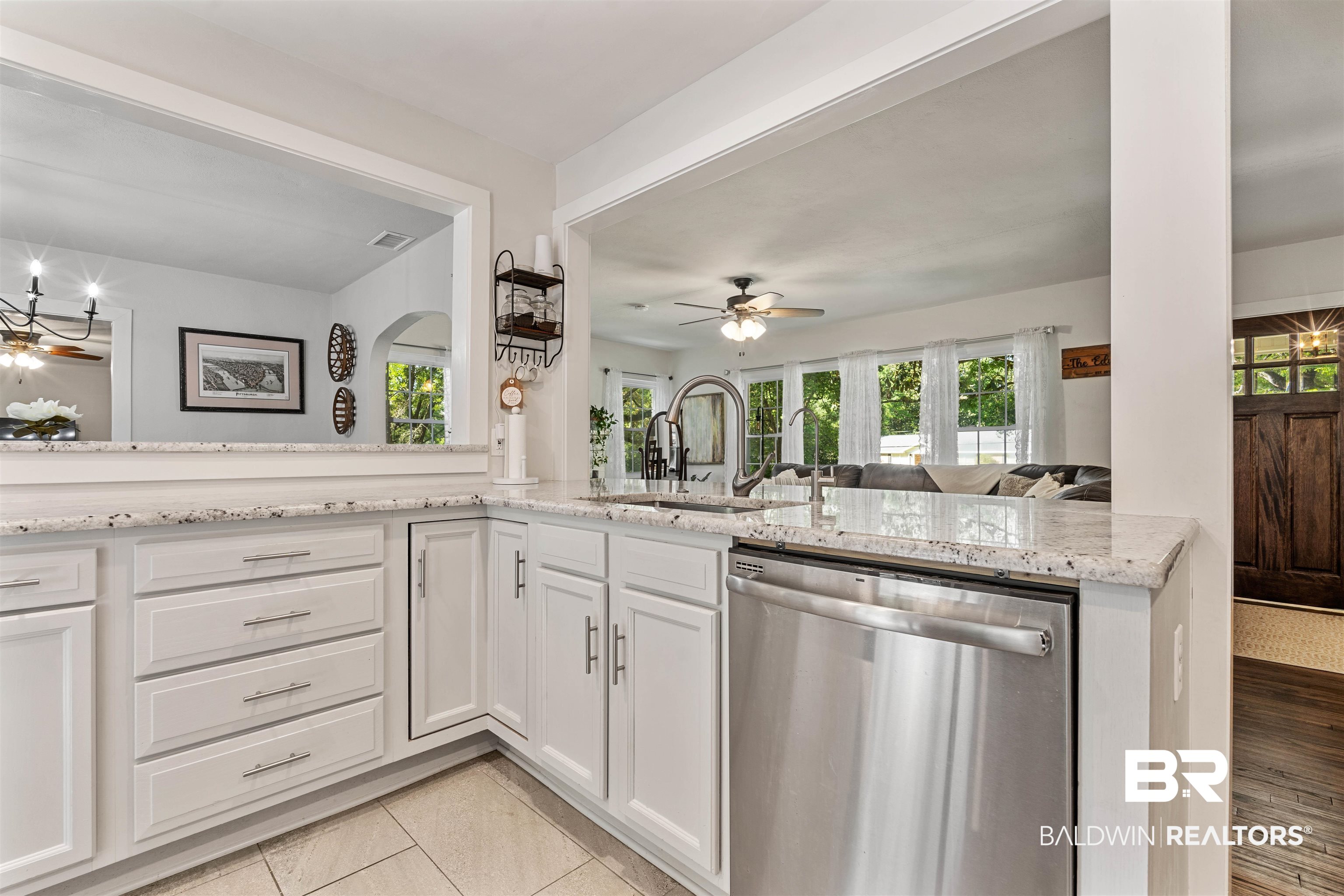 307 Gaines Avenue Mobile, AL 36609 - Photo 9 of 29