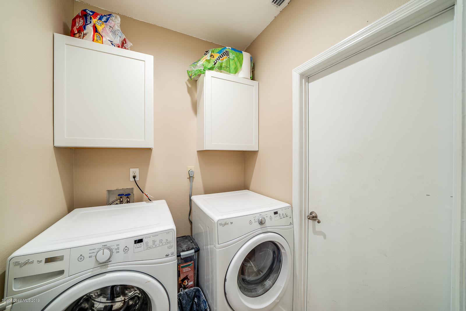 155 Bluff Terrace Melbourne, FL 32901 - Photo 16 of 20 a utility room with dryer and washer