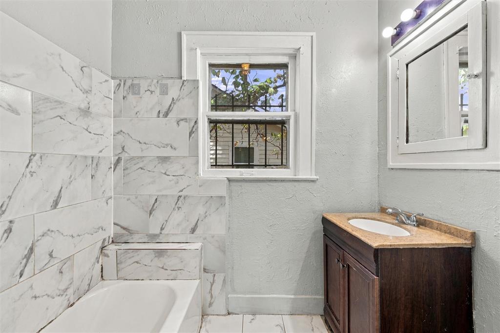 2114 Lyle Avenue Waco, TX 76708 - Photo 10 of 15 Gallery Image 10