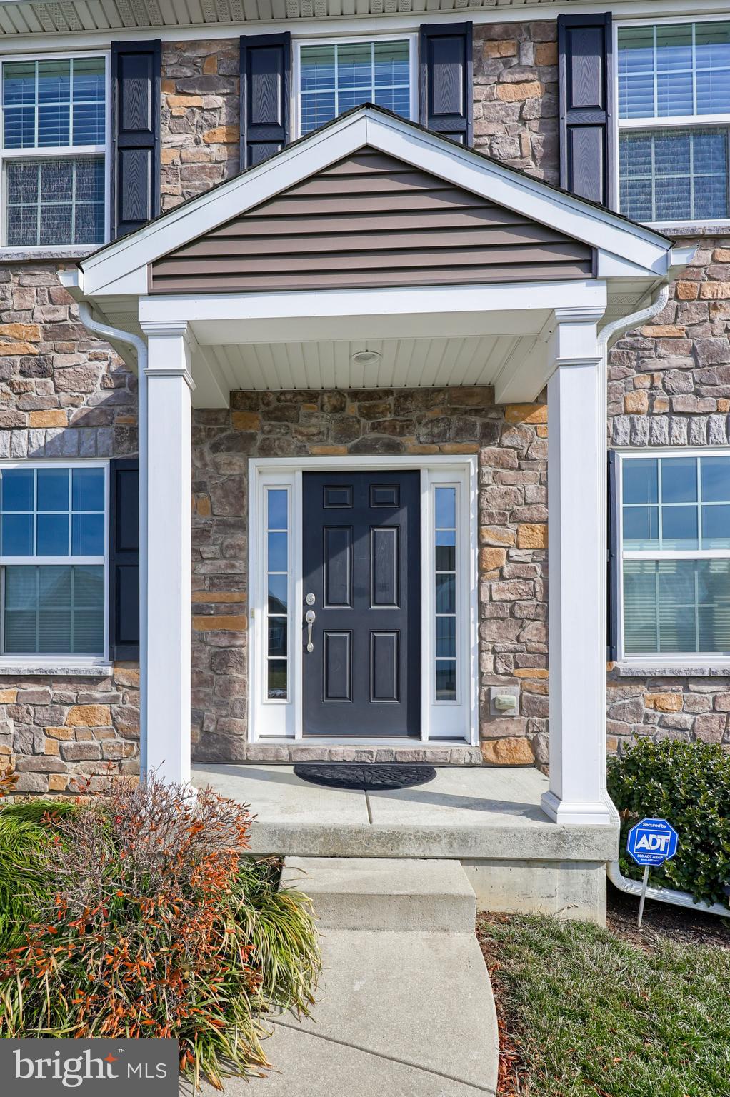 640 Warminster Lane Lititz, PA 17543 - Photo 2 of 57 a front view of a house