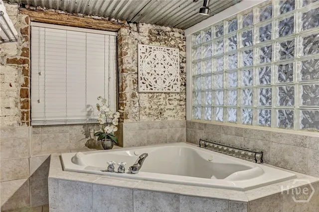 $899,000 | 212 West Lower Factors Walk, Savannah, GA 31401