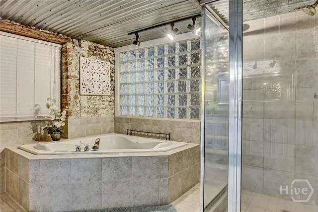 $899,000 | 212 West Lower Factors Walk, Savannah, GA 31401