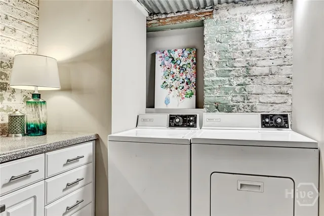 $899,000 | 212 West Lower Factors Walk, Savannah, GA 31401