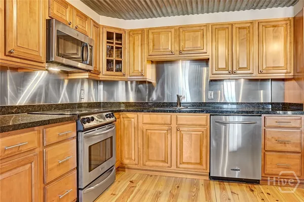 $899,000 | 212 West Lower Factors Walk, Savannah, GA 31401