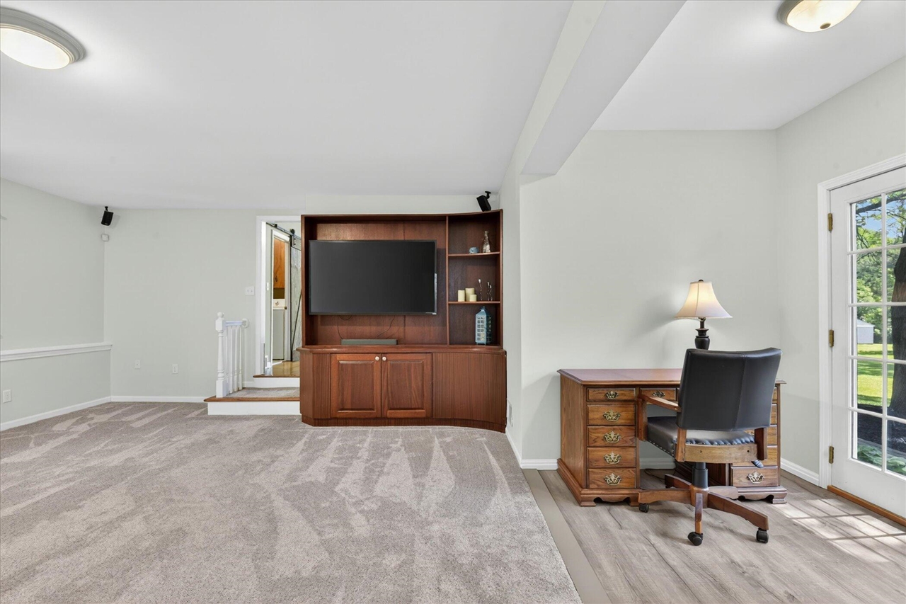 48377 Gyde Road Canton, MI 48187 - Photo 32 of 96