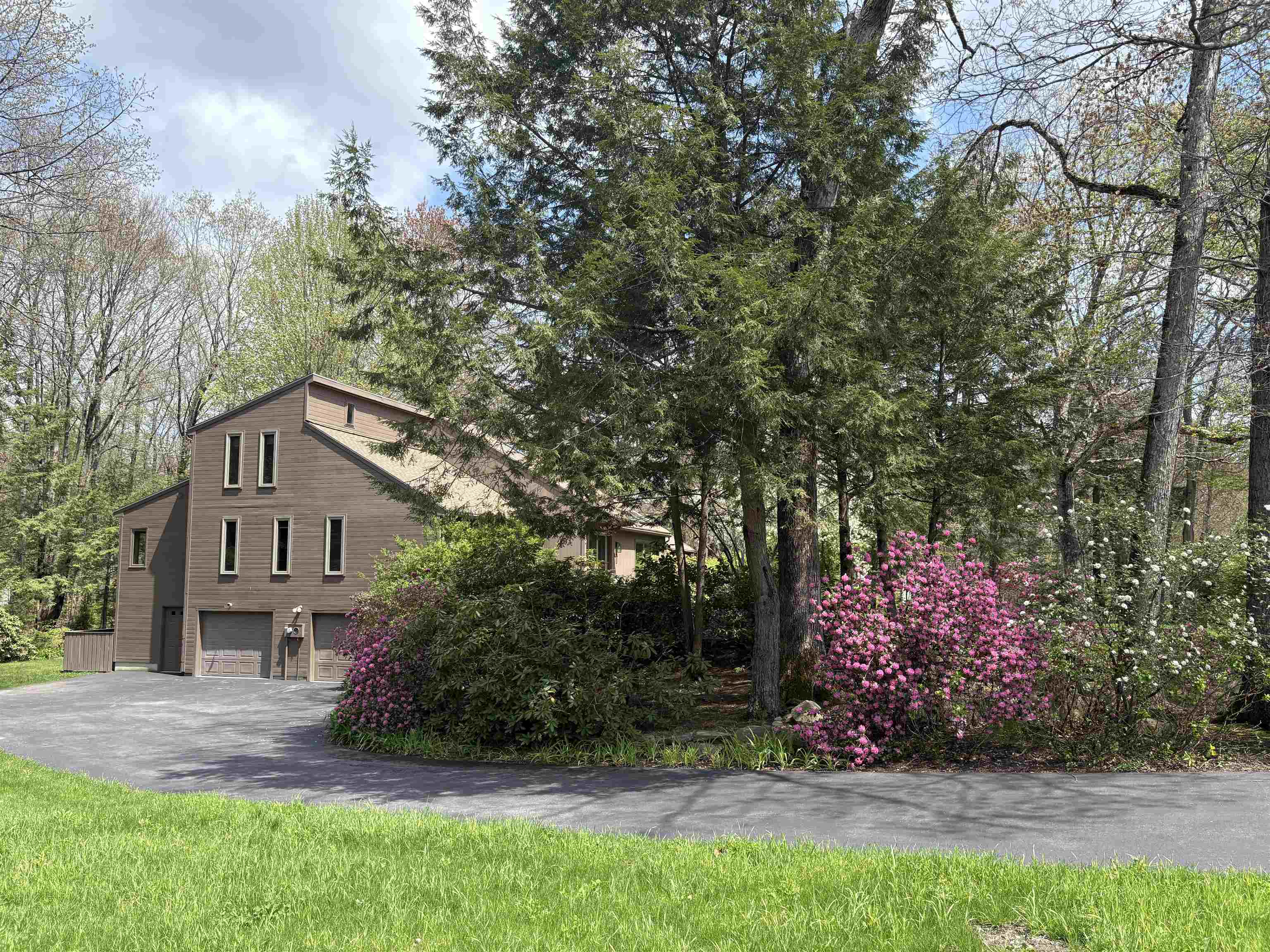 4 Windsor Boulevard Londonderry, NH 03053 - Photo 4 of 48