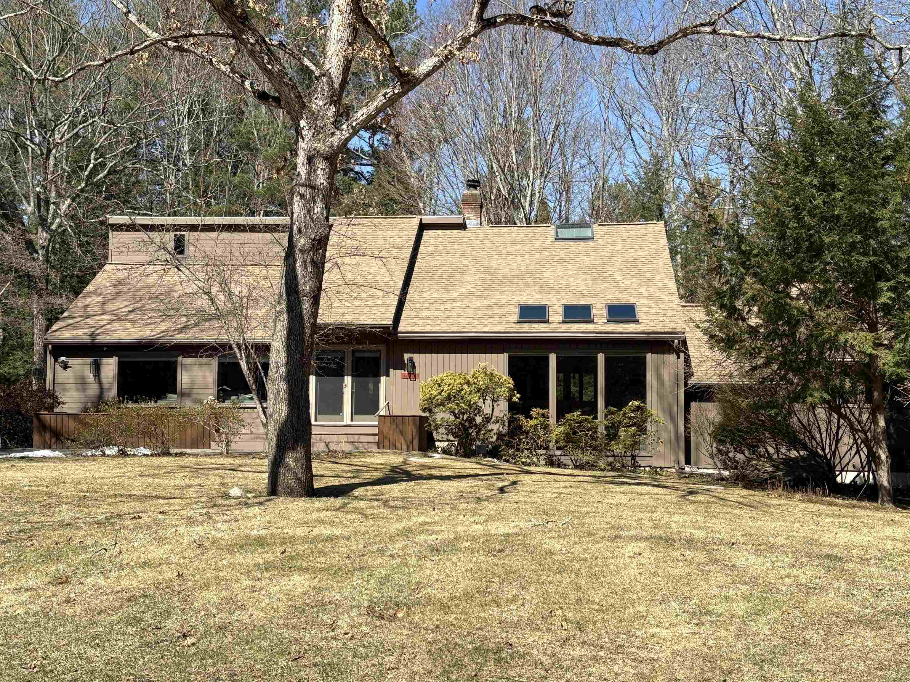 4 Windsor Boulevard Londonderry, NH 03053 - Photo 9 of 48