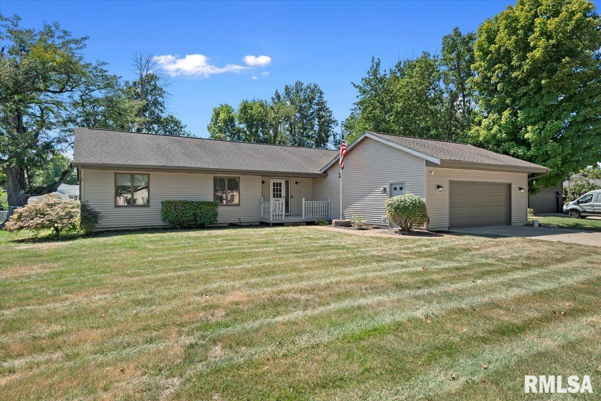 124 Roanoke Drive Rochester, IL 62563 - Photo 2 of 52