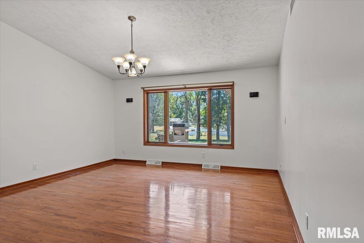 124 Roanoke Drive Rochester, IL 62563 - Photo 6 of 52