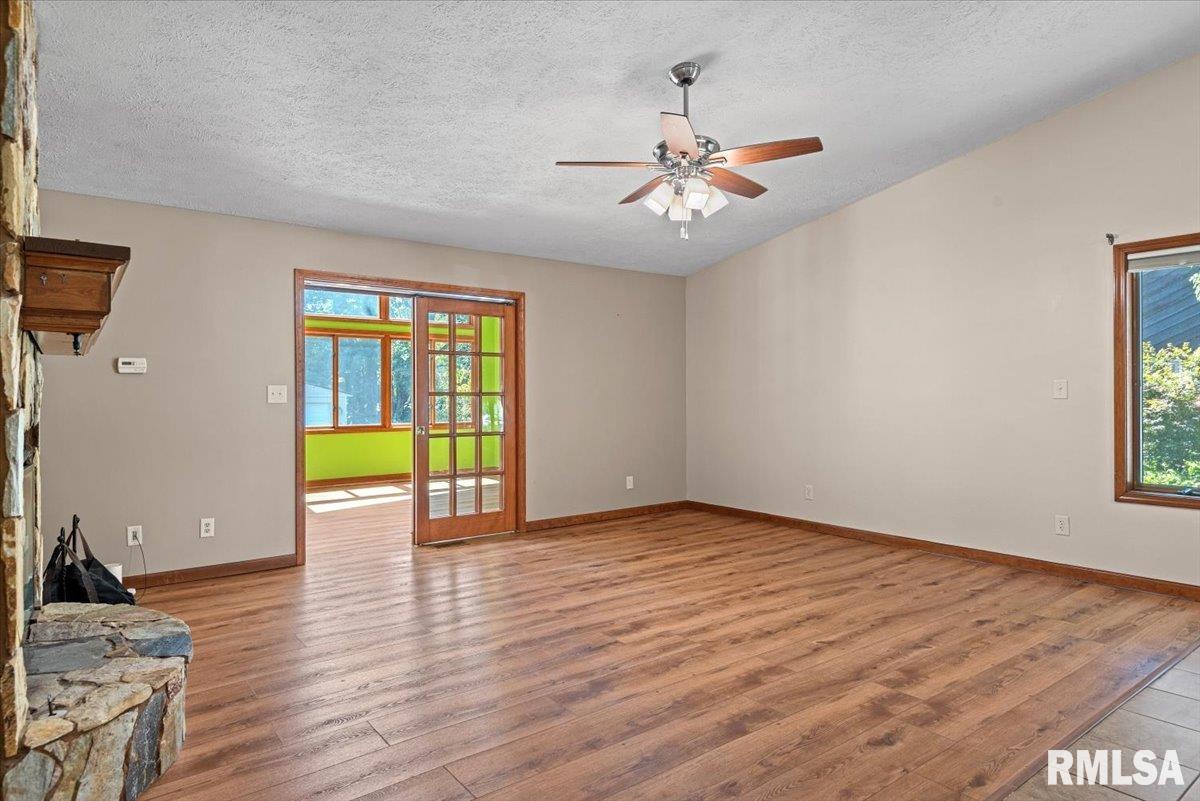 124 Roanoke Drive Rochester, IL 62563 - Photo 8 of 52