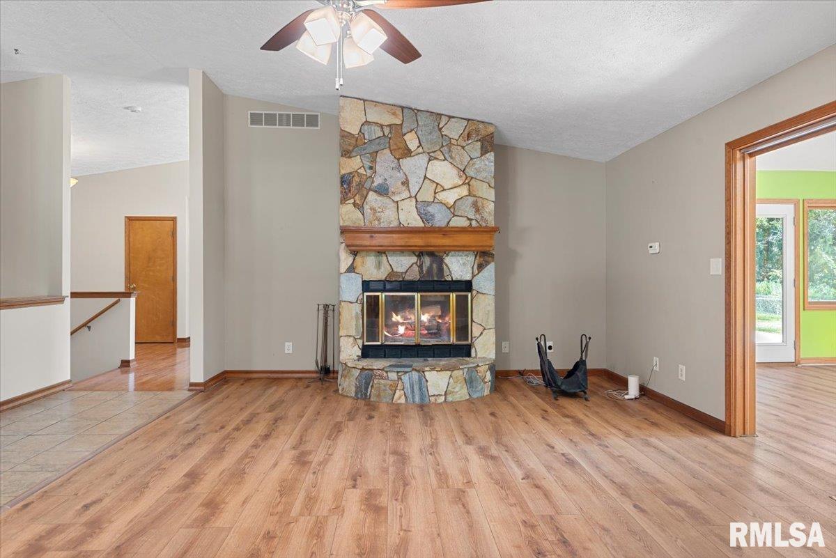 124 Roanoke Drive Rochester, IL 62563 - Photo 10 of 52