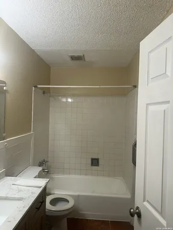 $1,100 | 2129 Pat Booker Road, Unit 2, Universal City, TX 78148