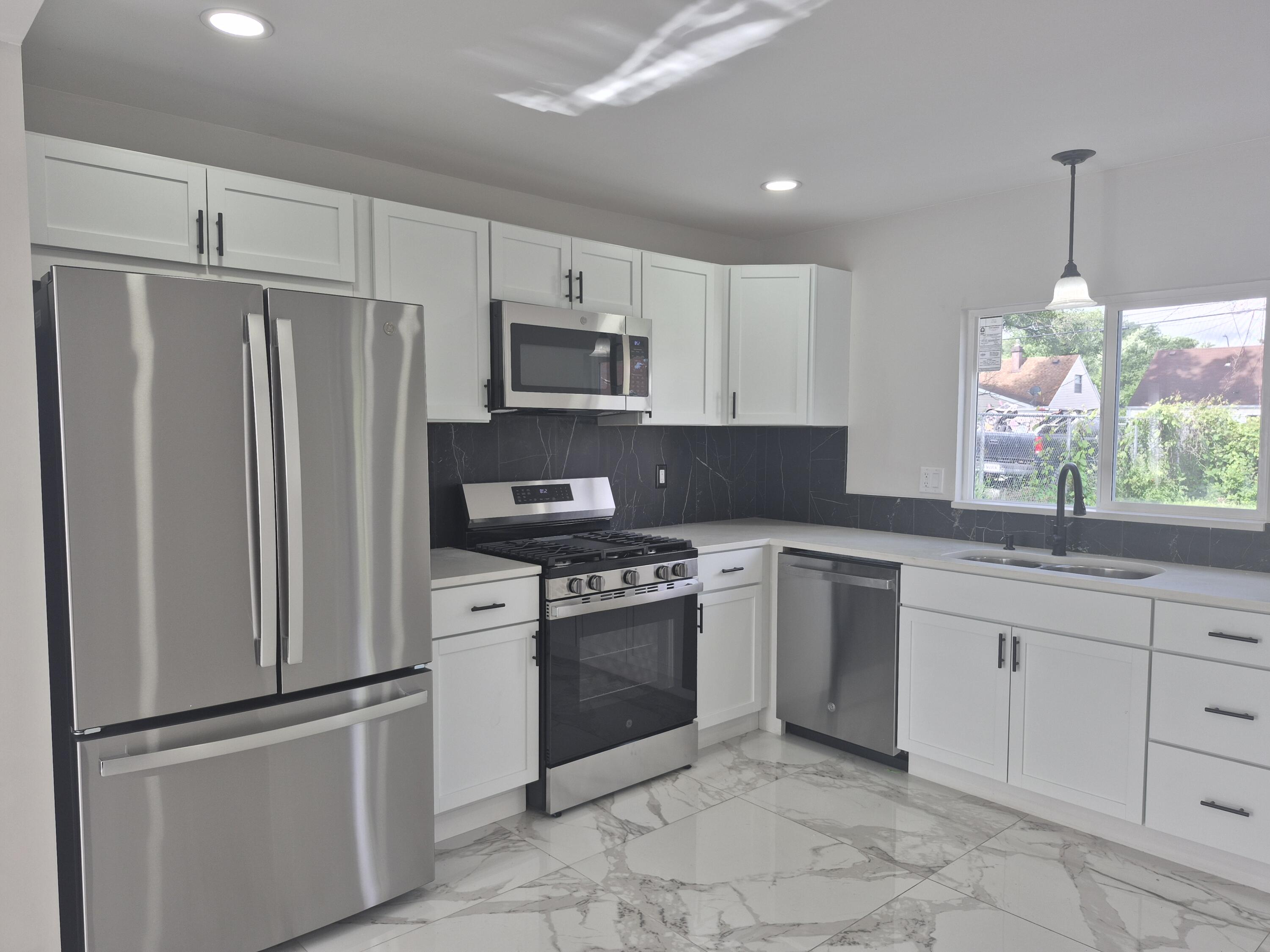 2340 Wilson Street Gary, IN 46404 - Photo 6 of 21 3000x2250