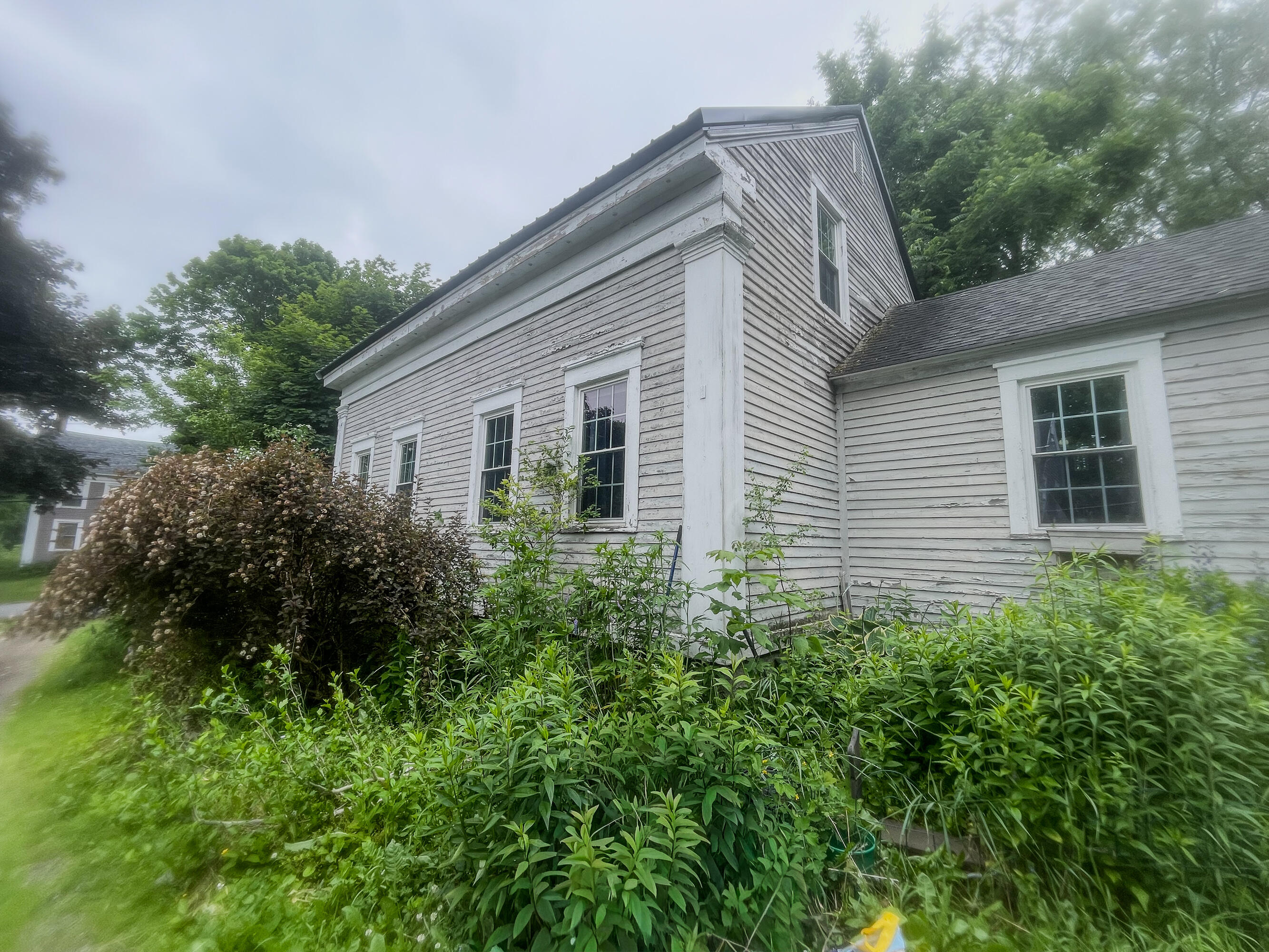 8 Summer Street Hampden, ME 04444 - Photo 2 of 15 26 Old County 7 Fox Run -97