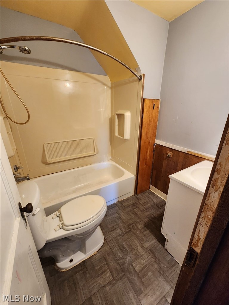 1411 Avondale Road Cleveland, OH 44121 - Photo 9 of 13
