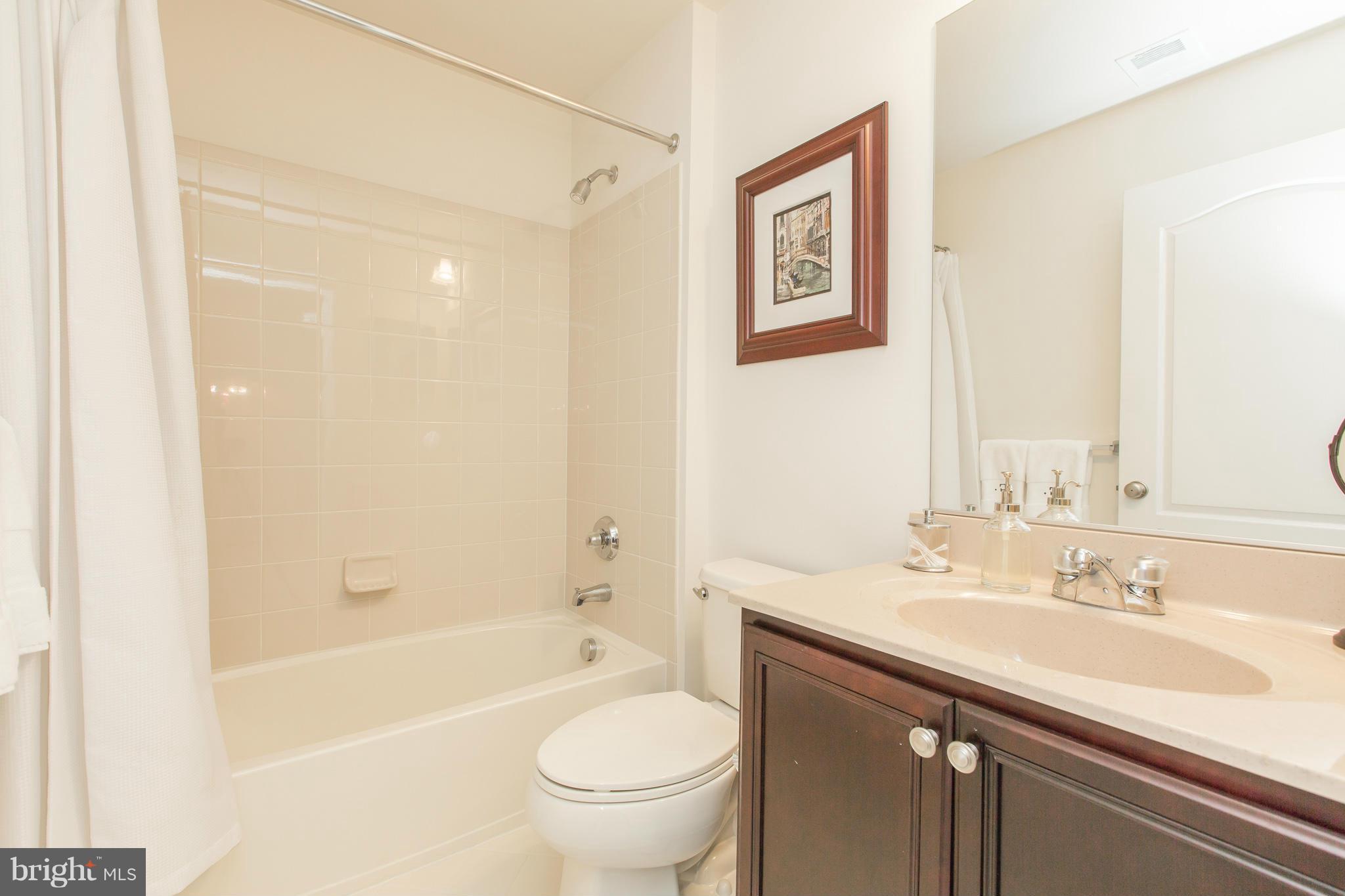 4020 Ranch Road Upper Marlboro, MD 20772 - Photo 17 of 30 Hallway bath for Bedrooms 2 & 3