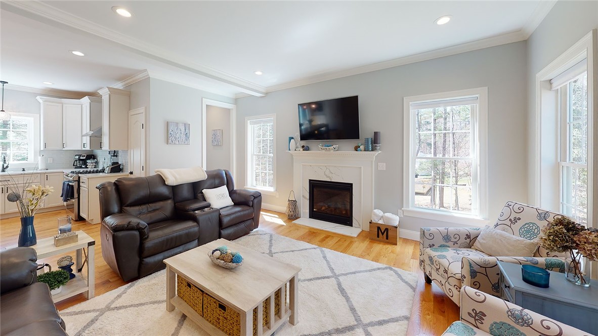 690 Matteson Road Coventry, RI 02816 - Photo 3 of 49