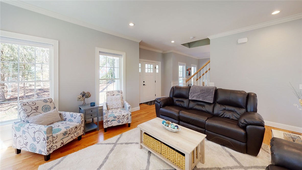 690 Matteson Road Coventry, RI 02816 - Photo 4 of 49