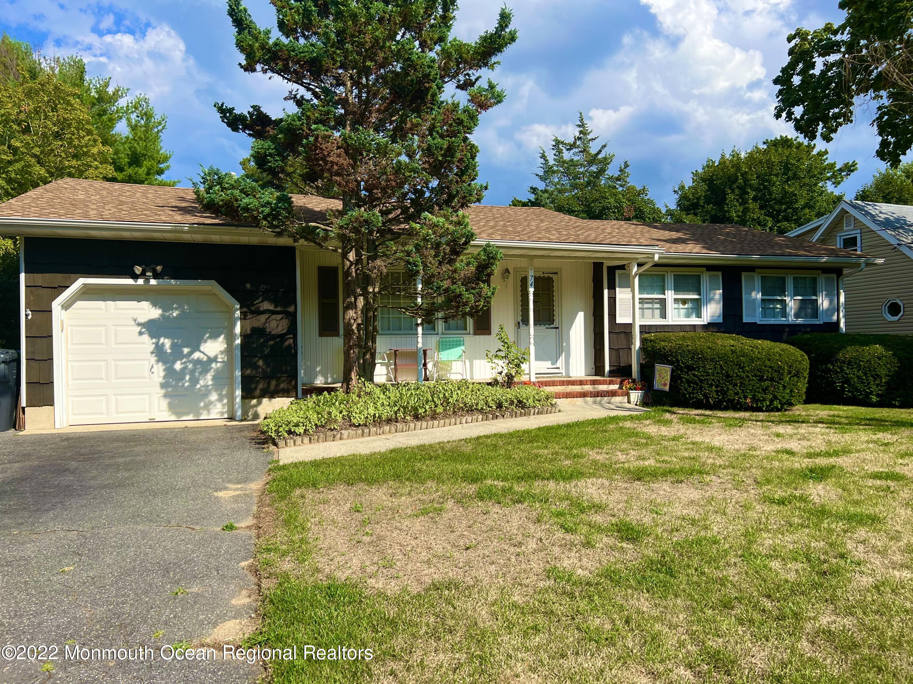 74 Beverly Beach Road Brick, NJ 08724 - Photo 2 of 46 EAAB0D02-E8B0-40BA-9715-B47CB0099D0D_1_2