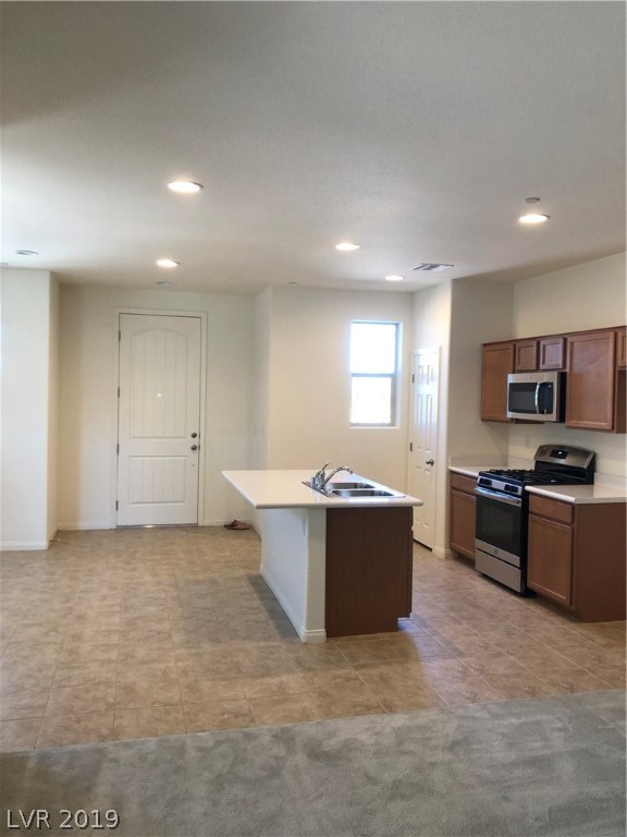 945 West Sunset Road Henderson, NV 89011 - Photo 7 of 11 Gallery Image 7