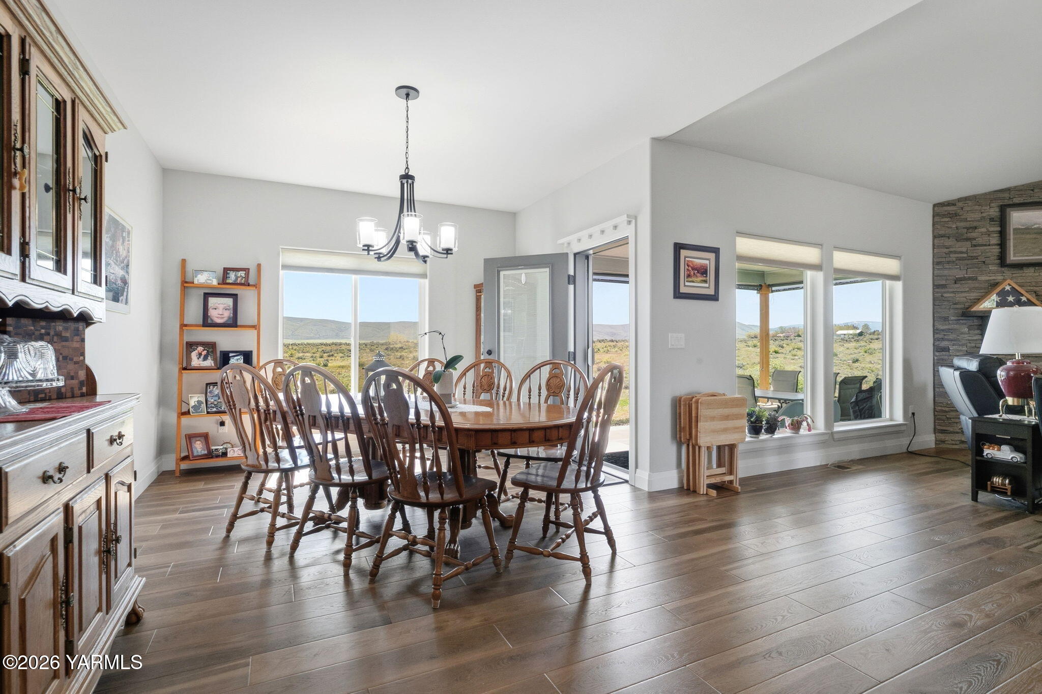448 Red Tail Road Yakima, WA 98908 - Photo 13 of 32 dining room