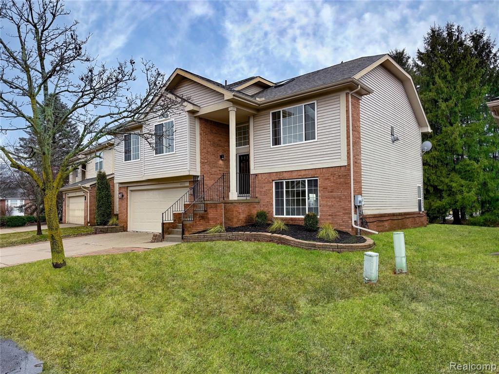 4908 Carrington Drive Rochester, MI 48306 - Photo 2 of 40 Gallery Image 2