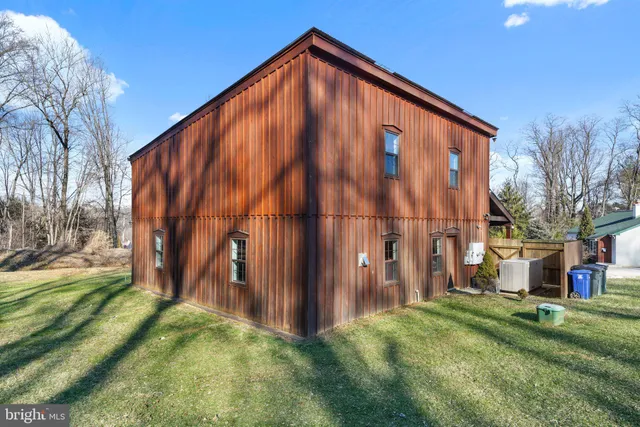 $1,200 | 920 Horseshoe Pike, Downingtown, PA 19335