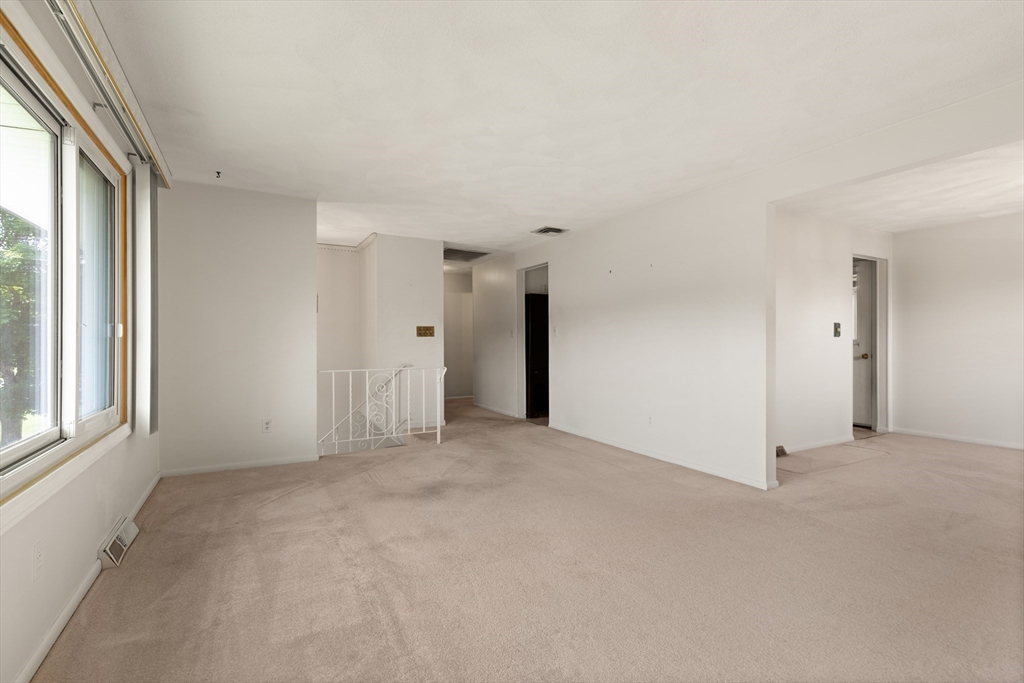 115 Ryan Road Stoughton, MA 02072 - Photo 15 of 34 Gallery Image 15