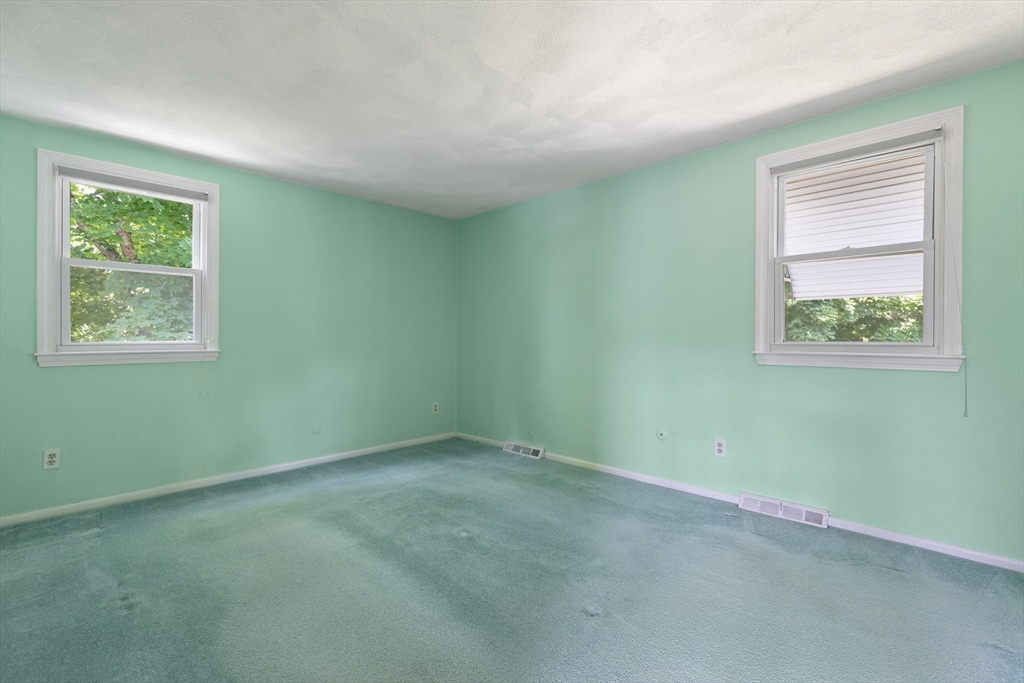 115 Ryan Road Stoughton, MA 02072 - Photo 20 of 34 Gallery Image 20
