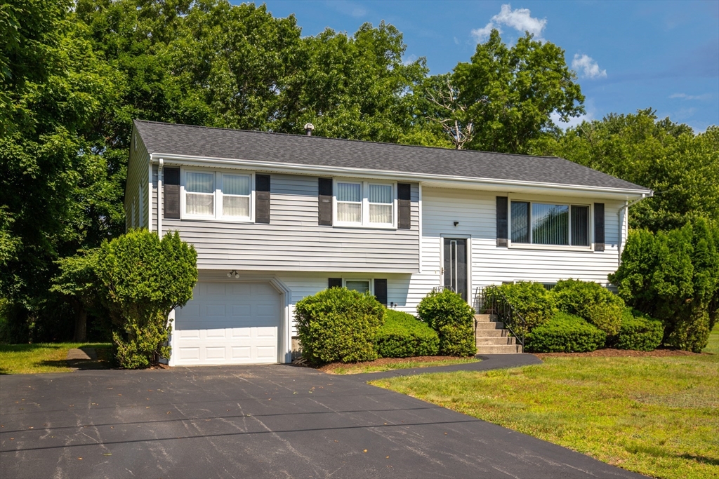 115 Ryan Road Stoughton, MA 02072 - Photo 3 of 34 Gallery Image 3