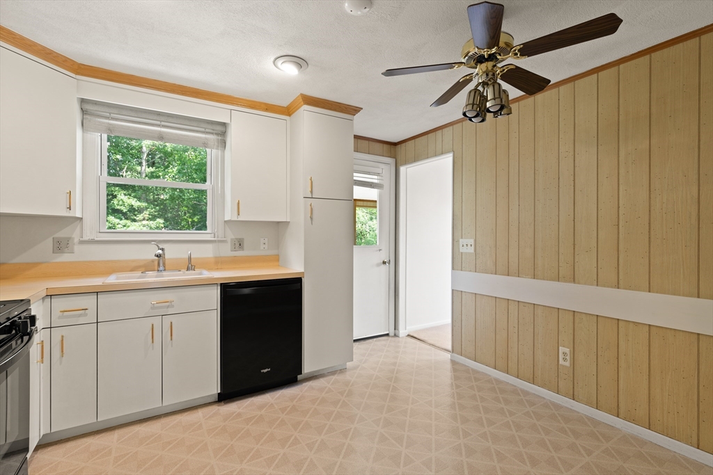 115 Ryan Road Stoughton, MA 02072 - Photo 10 of 34 Gallery Image 10