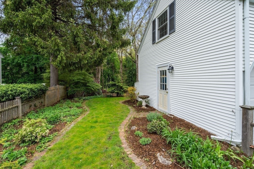 21 Madison Road Wellesley, MA 02481 - Photo 30 of 35