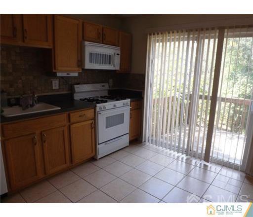 18 Lakeview Drive Helmetta, NJ 08828 - Photo 2 of 10