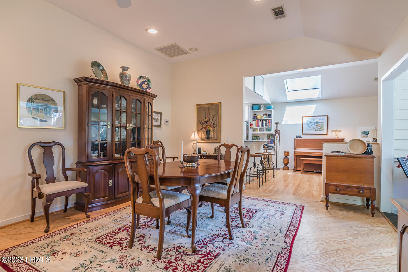 661 South Reeve Road St. Helena Island, SC 29920 - Photo 11 of 50 11 Dining room
