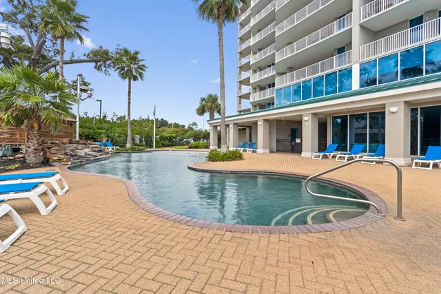 $392,500 | 2668 Beach Boulevard, Unit 905, Biloxi, MS 39531