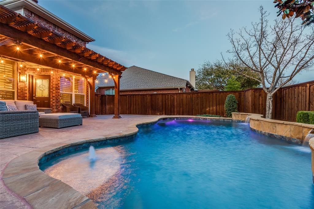 1445 Stagecoach Way Frisco, TX 75033 - Photo 37 of 39 a view of a backyard with a tub