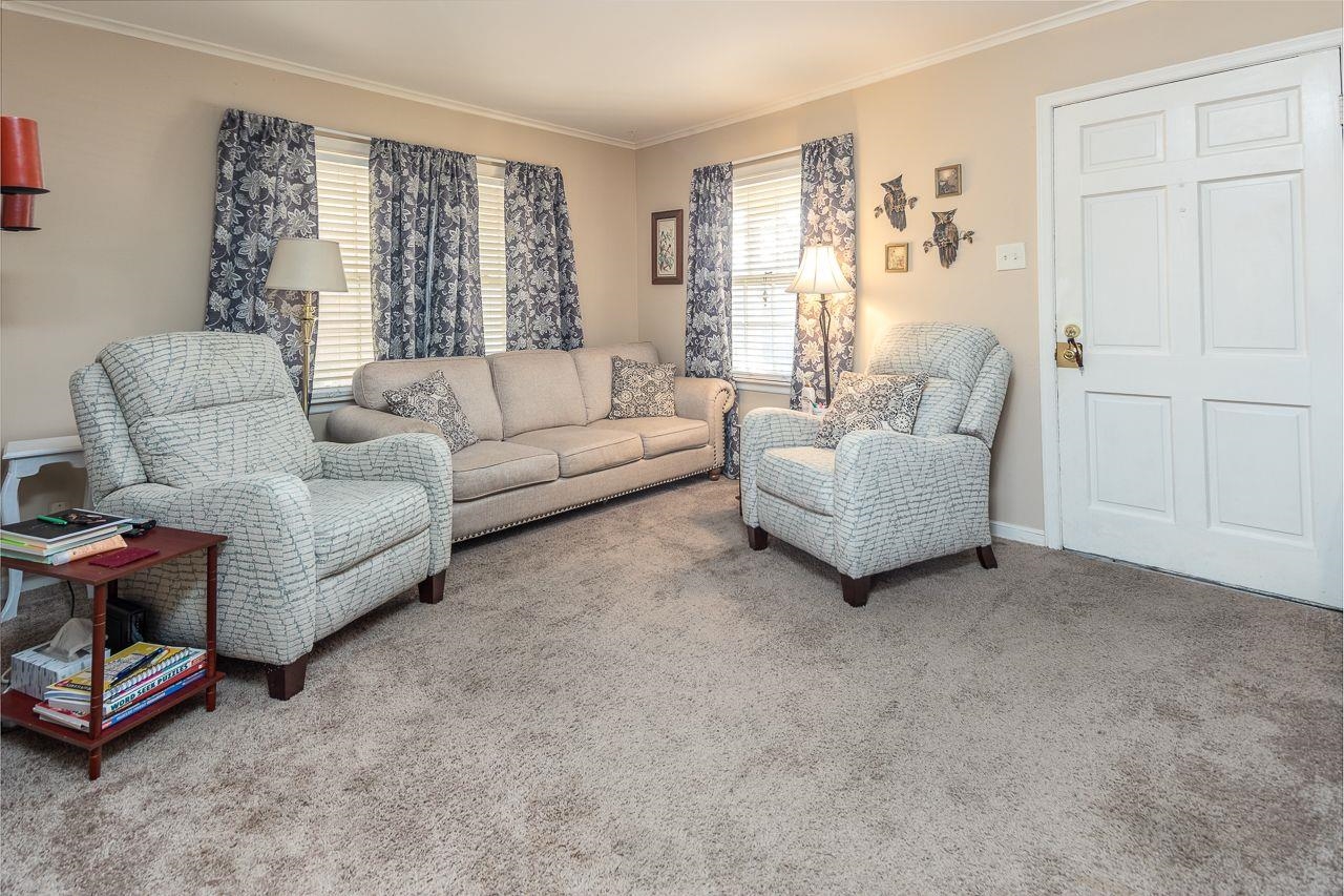 1632 Ivy Road Memphis, TN 38117 - Photo 3 of 14 a living room with furniture and a window