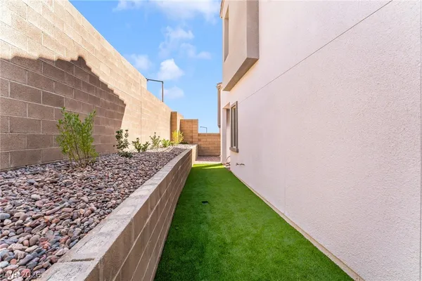 $2,700 | 11676 Golden Oriole Avenue, Las Vegas, NV 89138