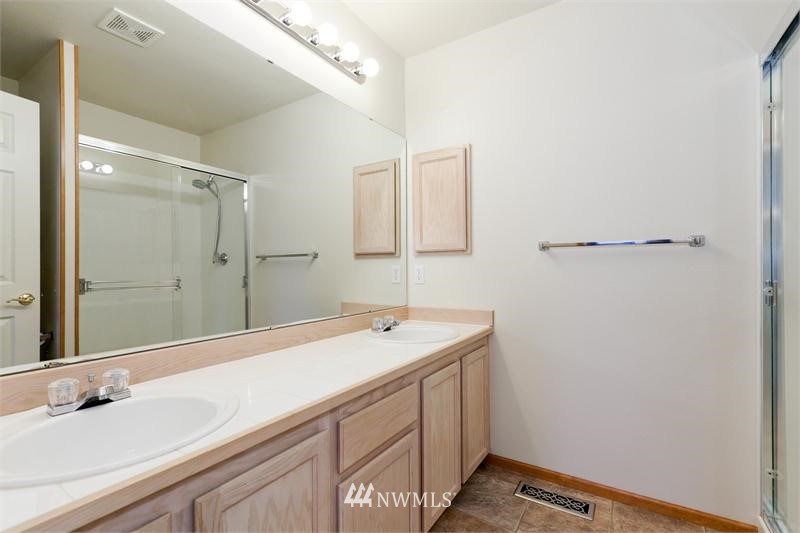 18821 19th Drive Southeast Bothell, WA 98012 - Photo 13 of 15