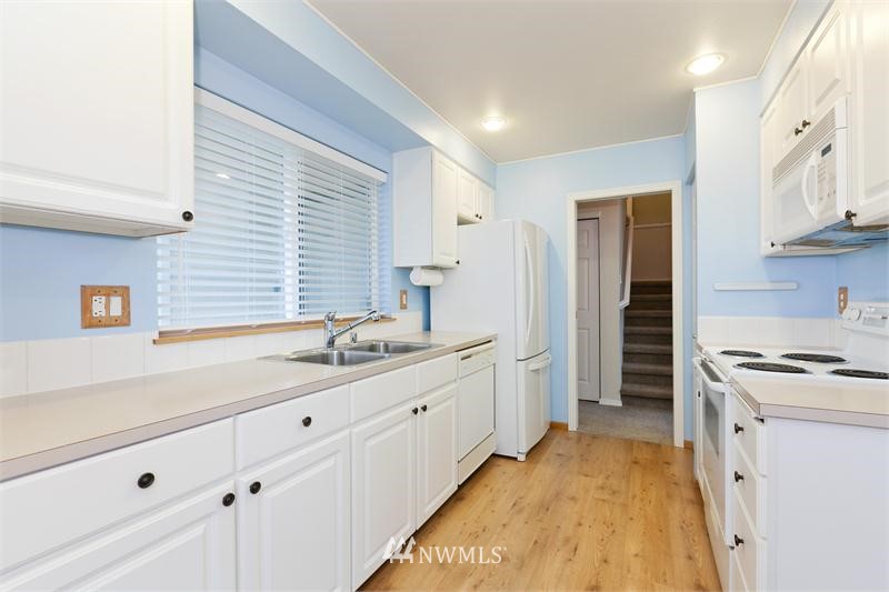 18821 19th Drive Southeast Bothell, WA 98012 - Photo 6 of 15