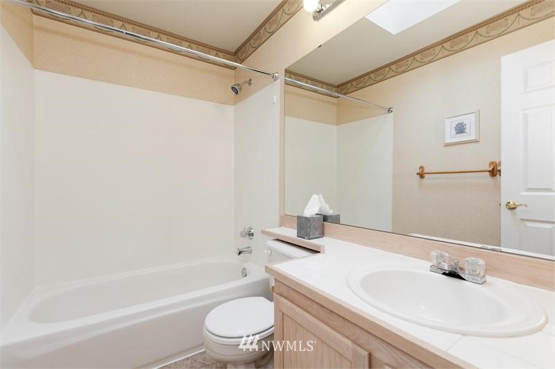 18821 19th Drive Southeast Bothell, WA 98012 - Photo 10 of 15