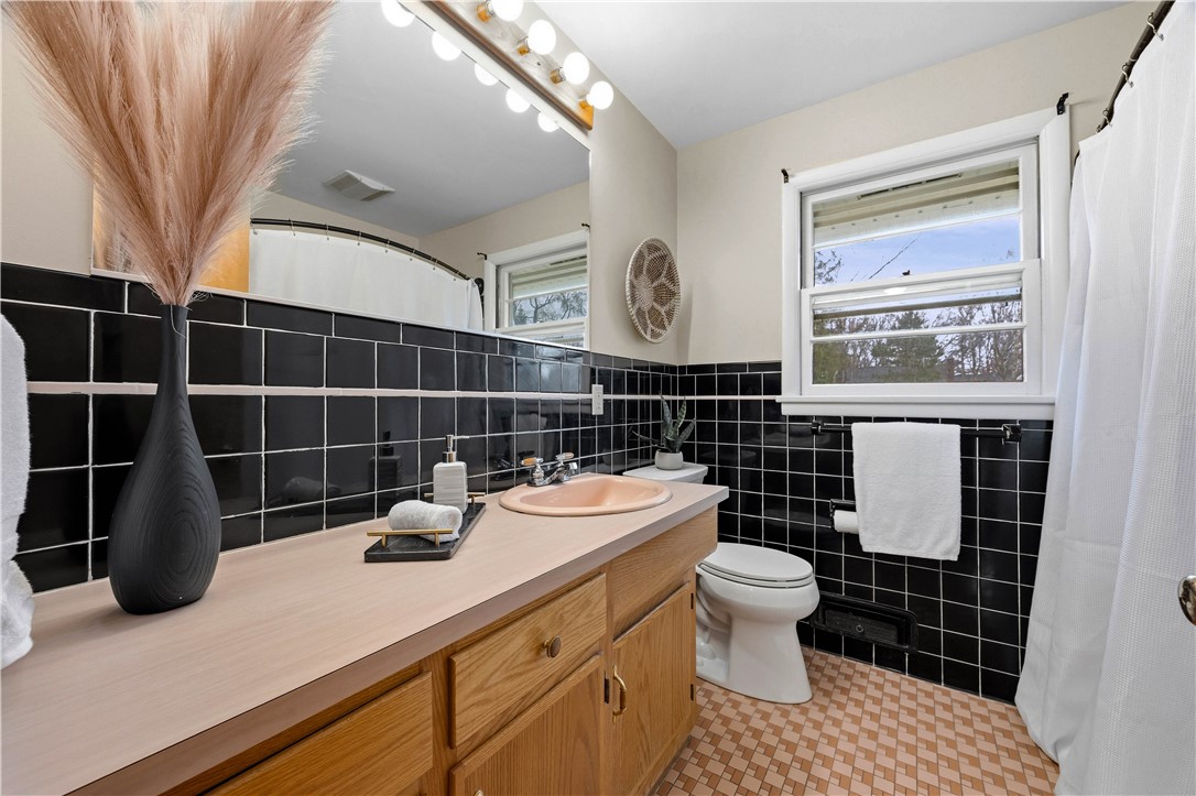 5 Callingham Road Pittsford, NY 14534 - Photo 12 of 22 Full bath