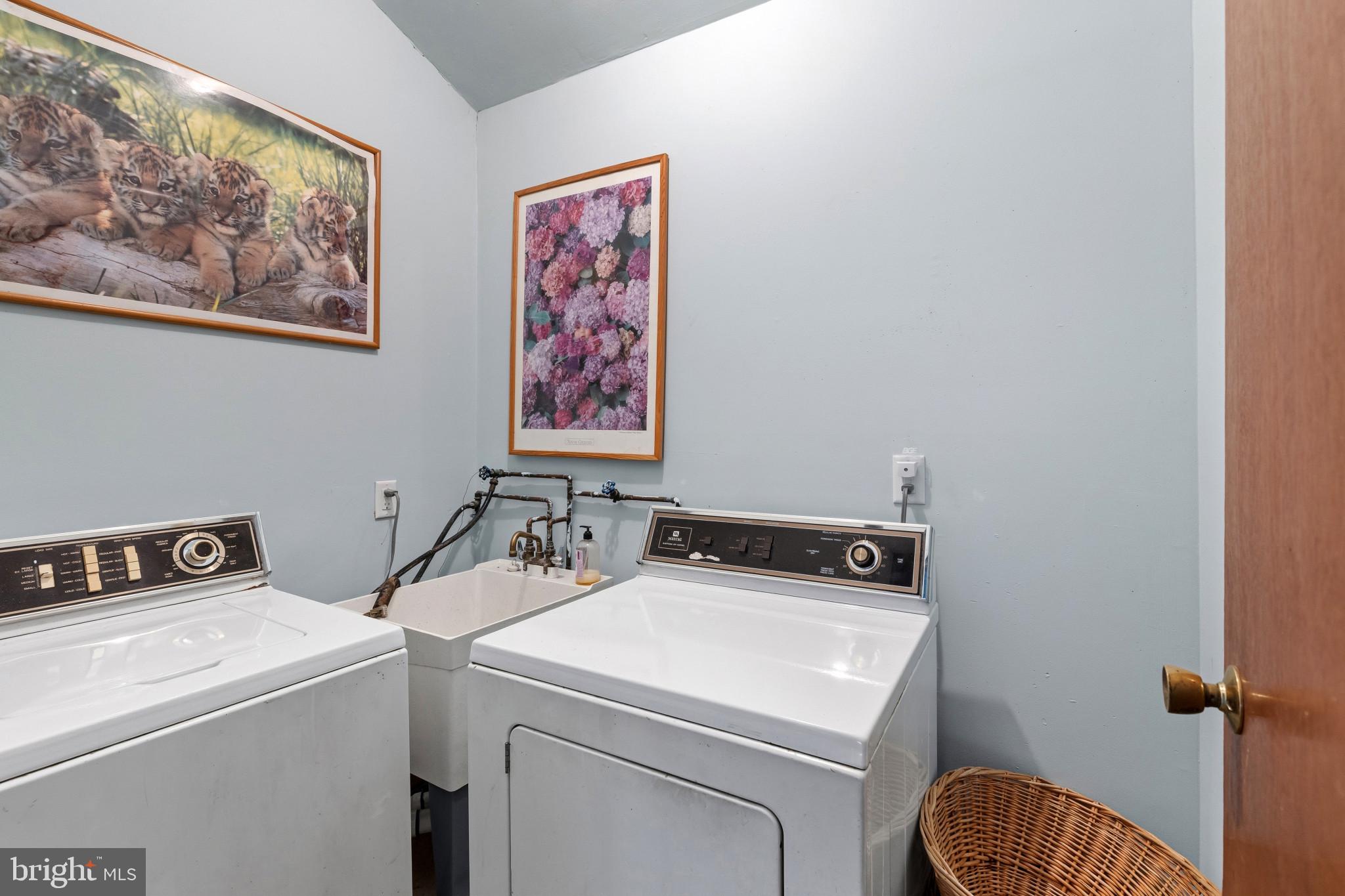 203 Sweetser Road Linthicum Heights, MD 21090 - Photo 25 of 34 Laundry room