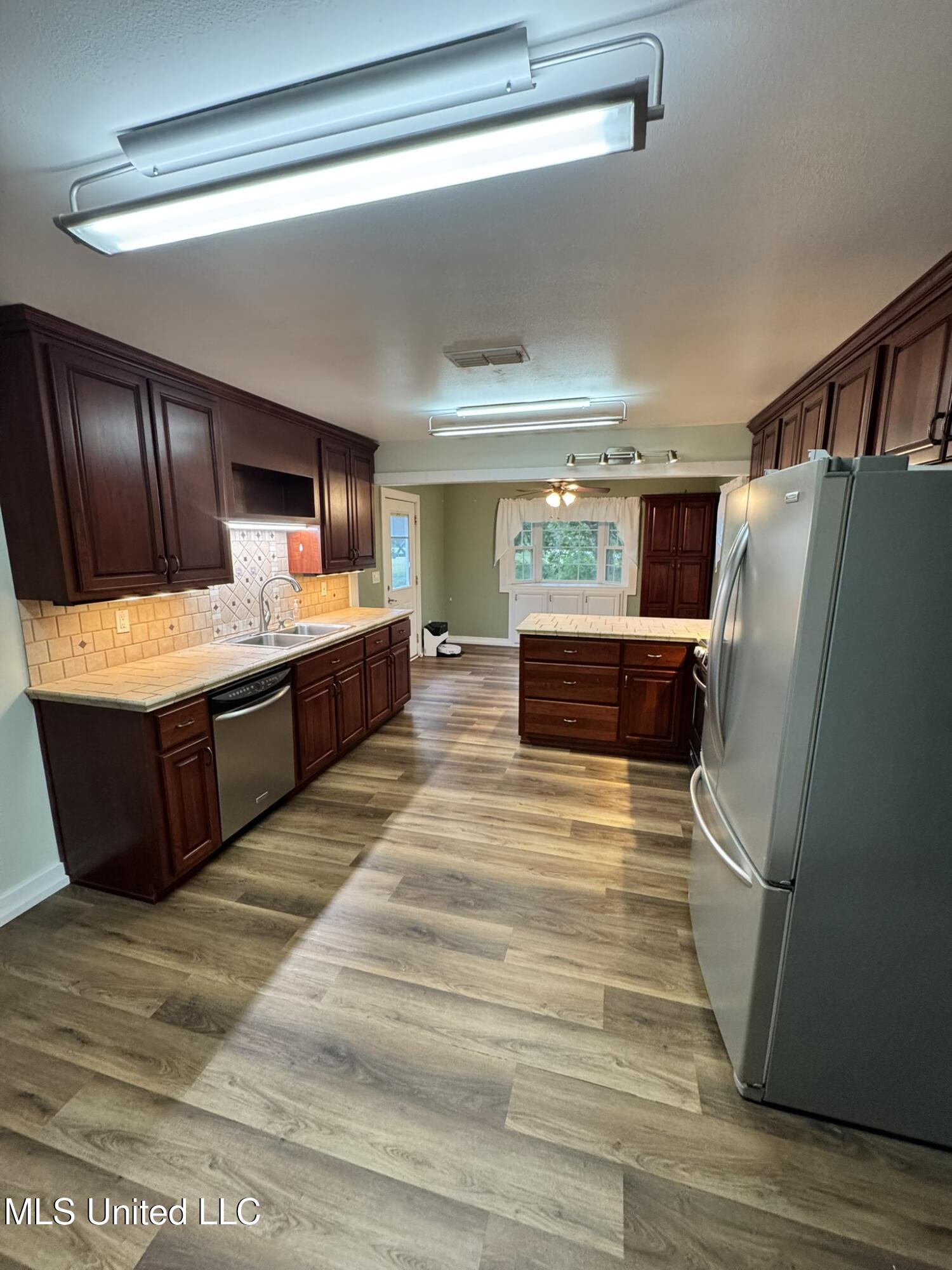 8501 Pointe Aux Chenes Road Ocean Springs, MS 39564 - Photo 8 of 19 IMG_5536