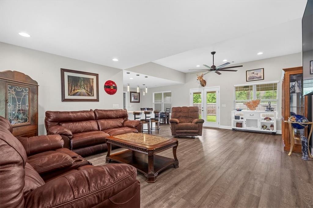 407 Beamer Road Southwest Calhoun, GA 30701 - Photo 7 of 38