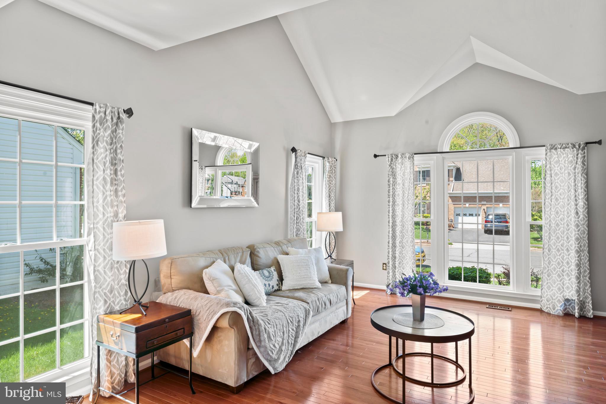 2519 Fallon Drive Herndon, VA 20171 - Photo 11 of 107 Living Room