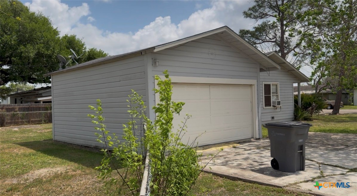 1902 Navidad Street Victoria, TX 77901 - Photo 5 of 23 a front view of a house with garden