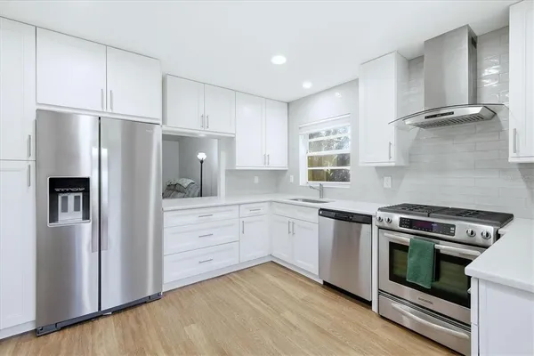 $1,995 | 4819 Village Gardens Drive, Unit 110, Sarasota, FL 34234