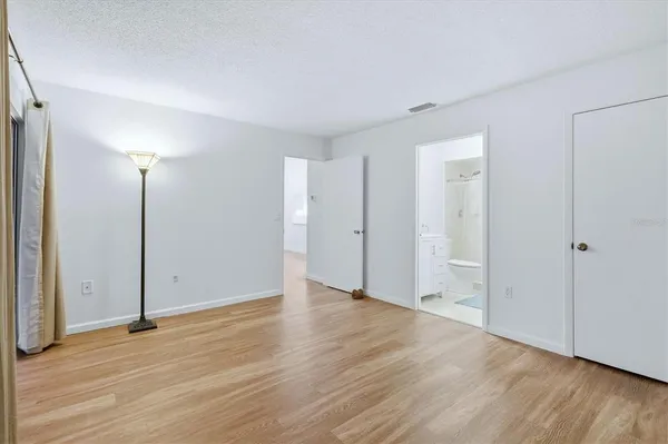 $1,995 | 4819 Village Gardens Drive, Unit 110, Sarasota, FL 34234