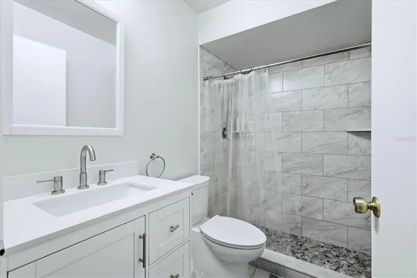 $1,995 | 4819 Village Gardens Drive, Unit 110, Sarasota, FL 34234